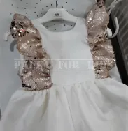 sukienka dla dziewczynki ANGEL złote cekiny na falbankach i kokardzie.