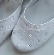 Buty komunijne dla dziewczynki firmy ZARRO model 2381 ozdobione dżetami, skórzana wkładka.